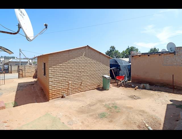9 BEDROOM HOUSE FOR SALE IN COSMO CITY